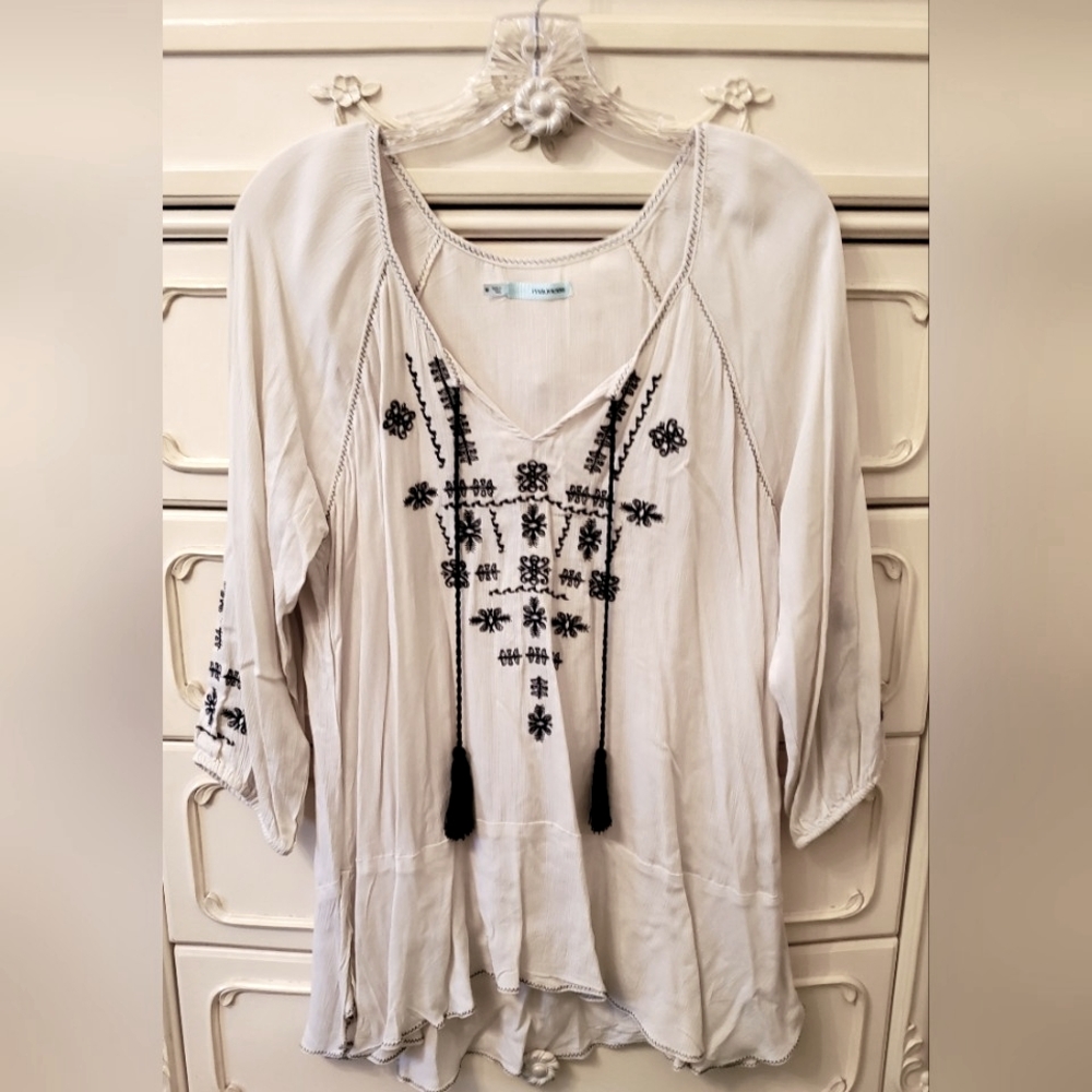 Maurices Embroidered Tunic Top M
